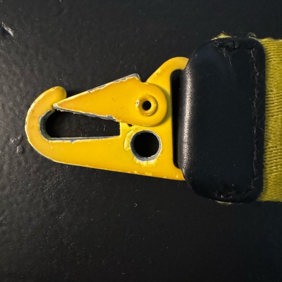 Genuine Off White Industrial Keychain 2.0 - Picture 4 of 6